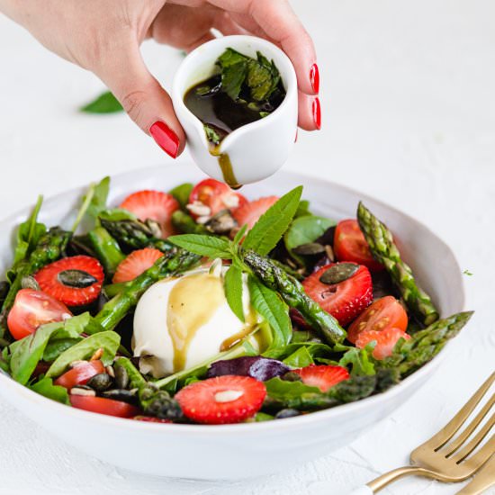 Burrata & asparagus salad