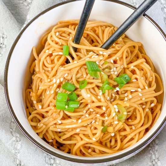 Spicy Sriracha Noodles