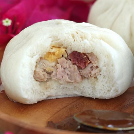 Siopao Bola-Bola-Steamed Pork Buns