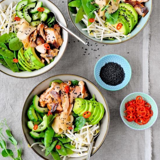 Teriyaki salmon poke bowl