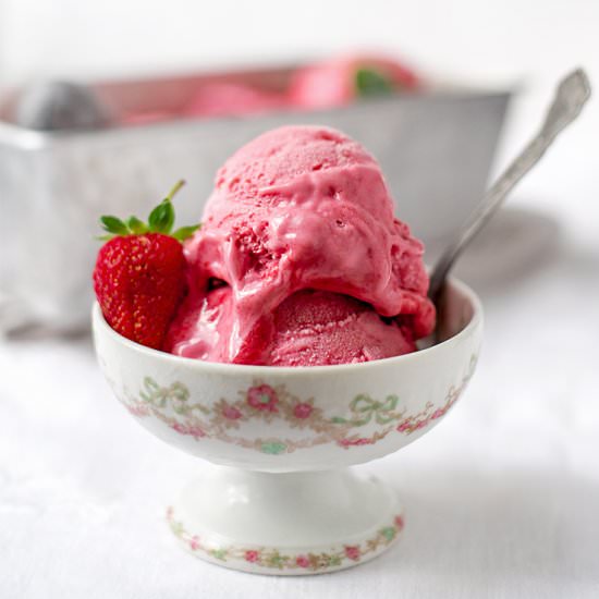 Frozen Strawberry Yogurt