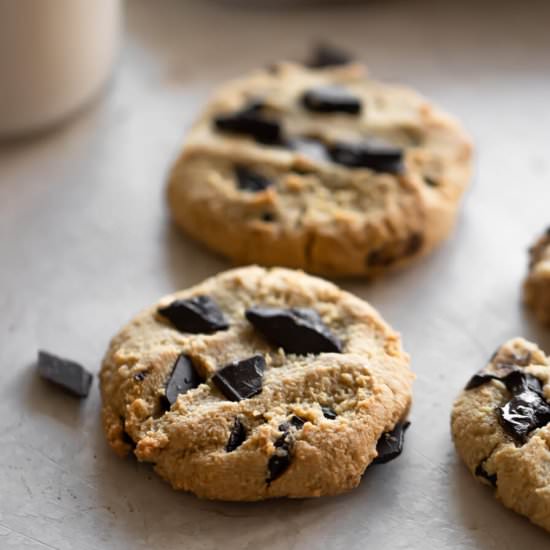 Almond Flour Chocolate Chip Cookies