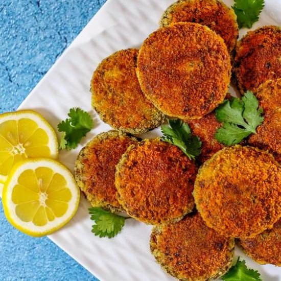 MEAT PATTIES WITH POTATOES