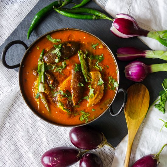 Baby aubergines and potatoes curry