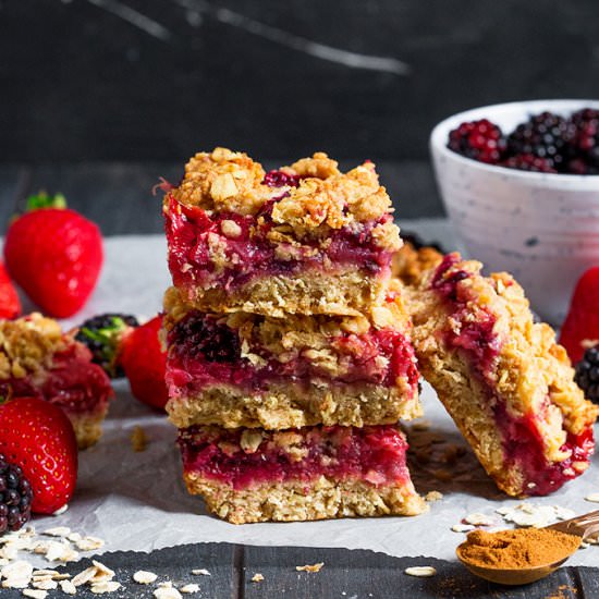 Strawberry Blackberry Oatmeal Bars