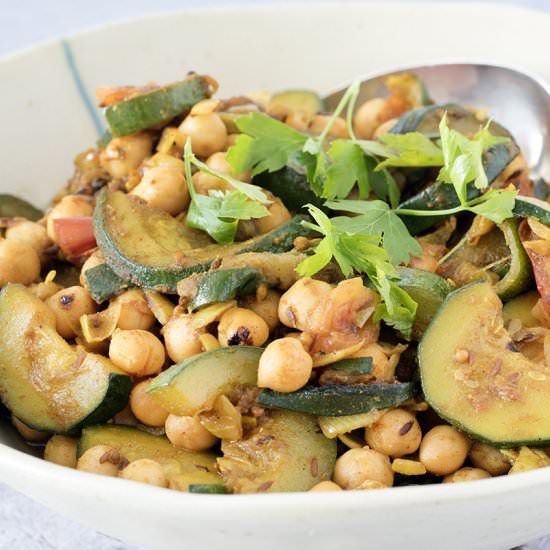 Chickpea and courgette curry