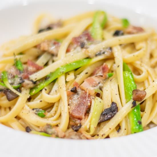 CACIO E PEPE ASPARAGUS & MUSHROOMS
