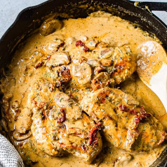 HERB CHICKEN WITH SUN-DRIED TOMATO