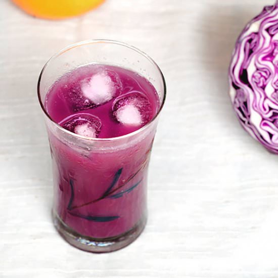 Red Cabbage Juice with Grapes and M
