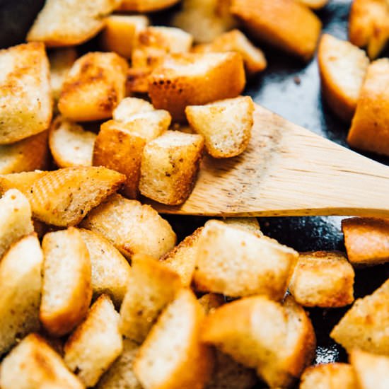How to Make Homemade Croutons