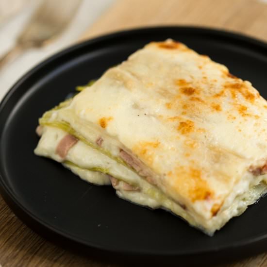 Leek lasagna with smoked ham