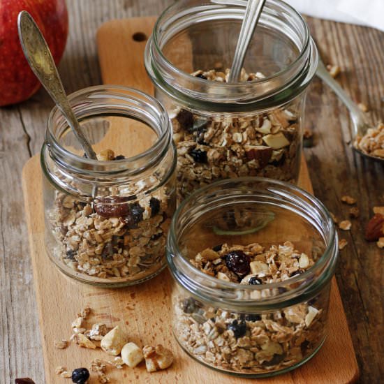 Spelt Granola with Fruits and Nuts