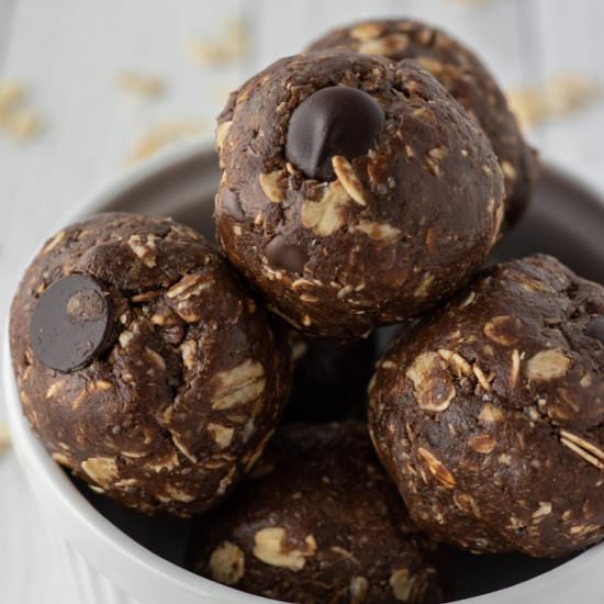 Chocolate Peanut Butter Energy Ball