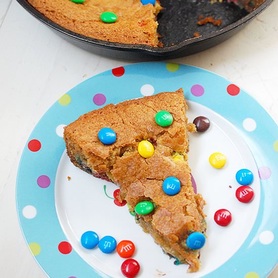 M&M skillet cookie