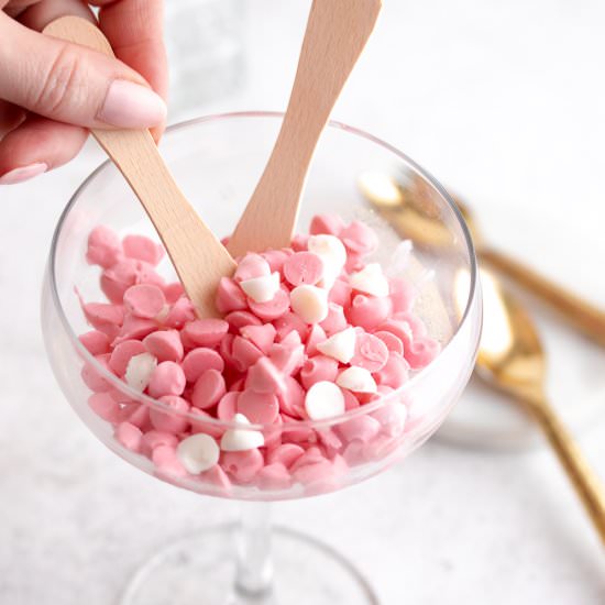 Strawberry Frozen Yogurt Dots!