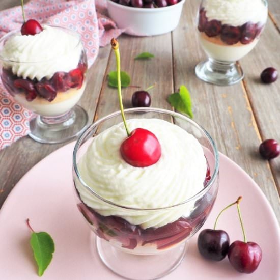 Panna cotta aux cerises et amande