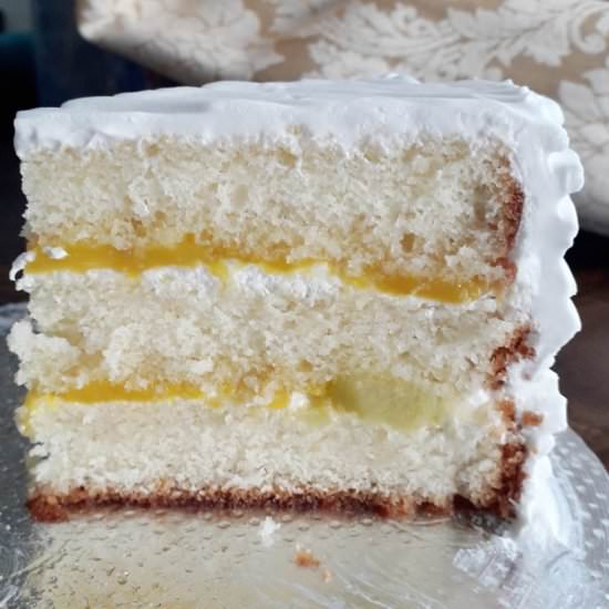 Eggless mango and kiwi cream cake