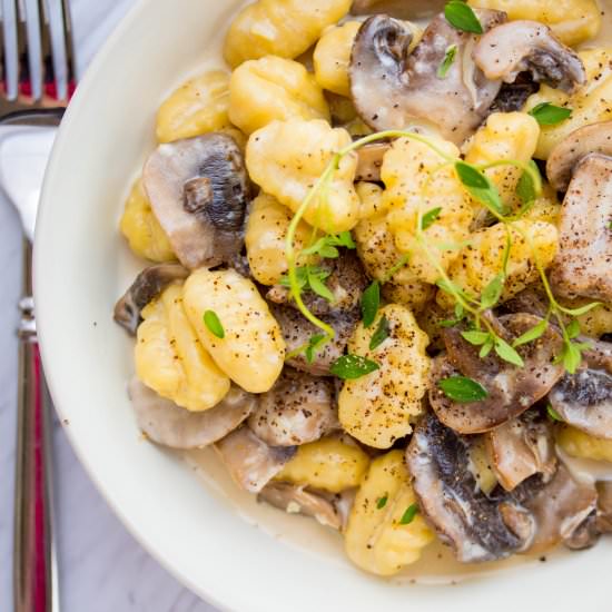 Creamy Garlic Mushroom Gnocchi