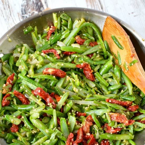 Garlic & Tomato Green Beans