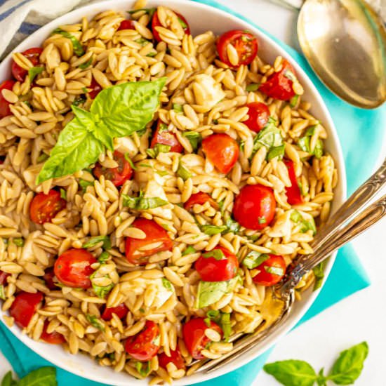 Caprese pasta salad