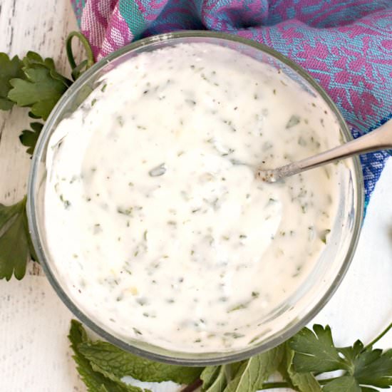 Garlic Yogurt Sauce (Vegan)