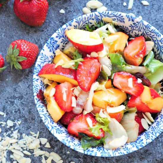 Salad with strawberries