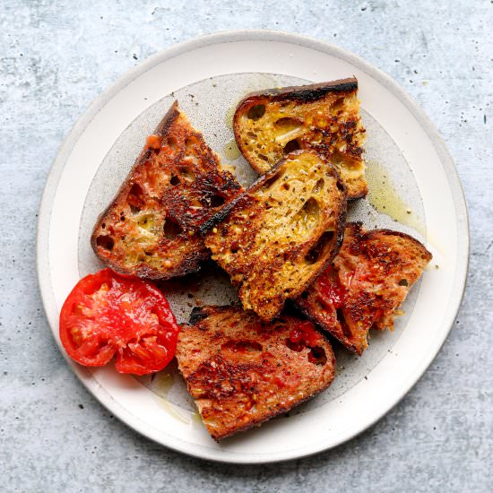 Pan con Tomate