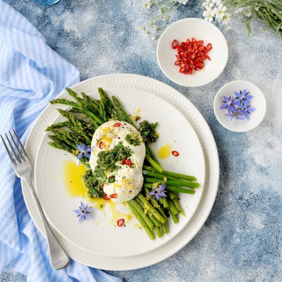 Marinated asparagus with burrata
