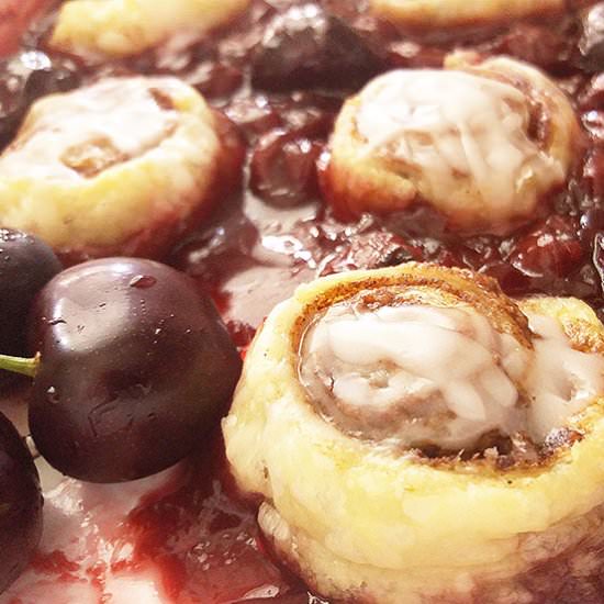 Cinnamon Rolls Cherry Cobbler