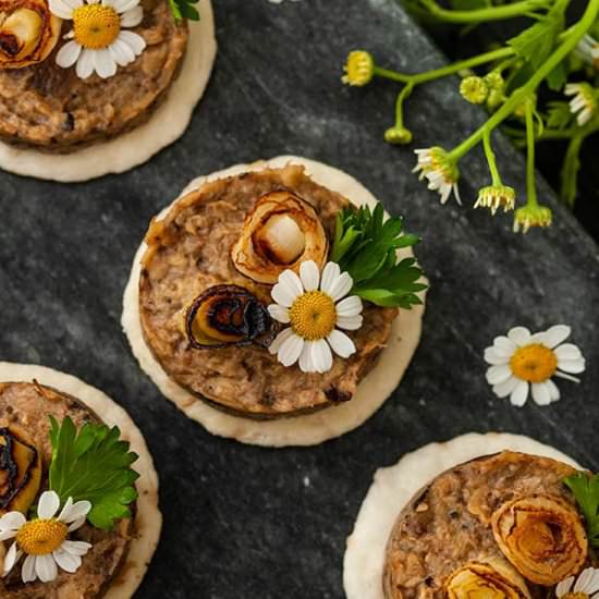 Canapés with Vegan Mushroom Pâté