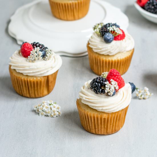 Vegan Vanilla Cupcakes with Berries