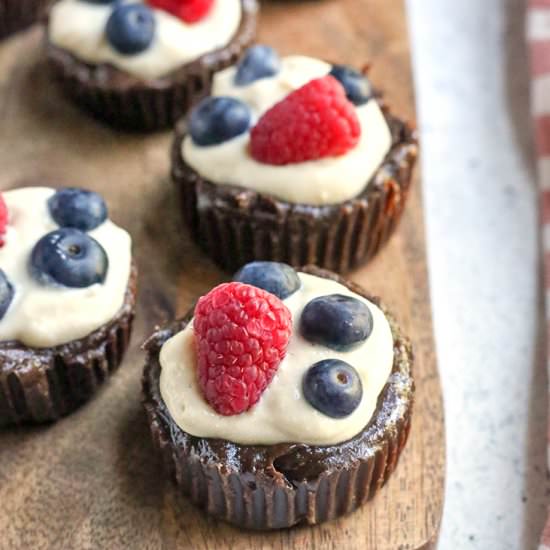 Paleo Pudding Filled Brownie Bites