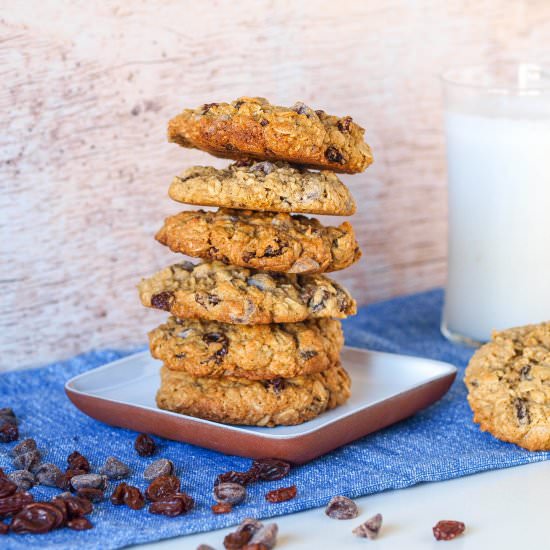 Oatmeal Raisin Chocolate Chip Cookie