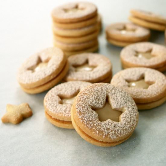 Linzer Cookies with Maple Cream
