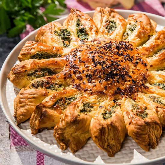 Cheesy Beef Pull-Apart Sunshine Pie