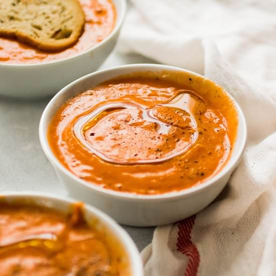 Vegan Roasted Tomato Soup
