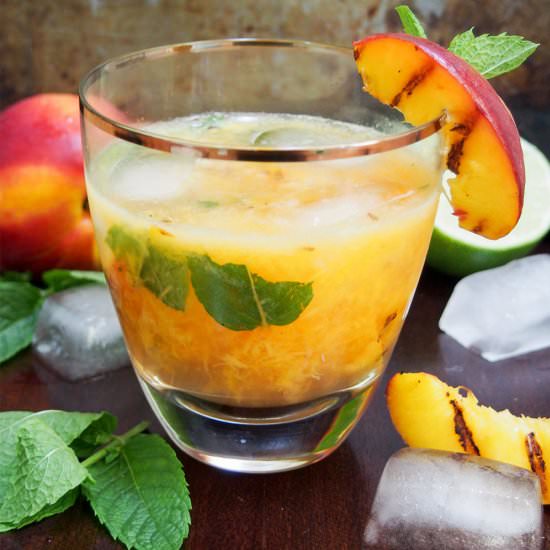 Grilled peach mojito
