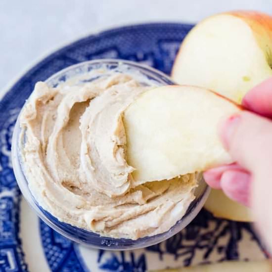 PEANUT BUTTER GREEK YOGURT DIP