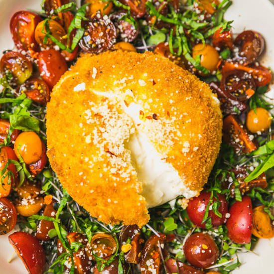 Fried Burrata w Tomatoes