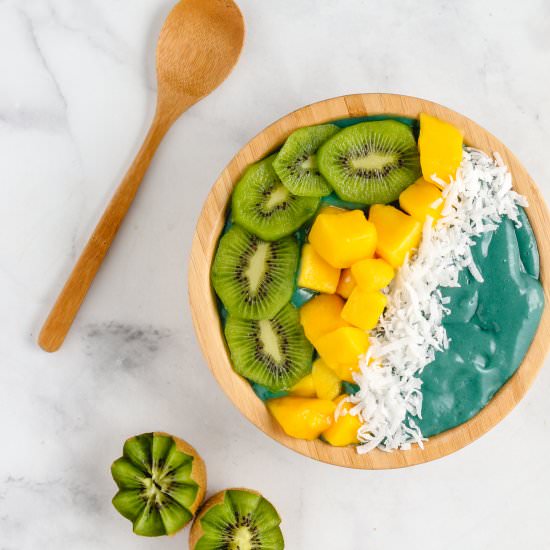 Blue Spirulina Smoothie Bowl