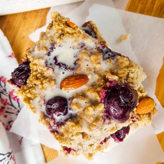 Cherry Almond Baked Oatmeal