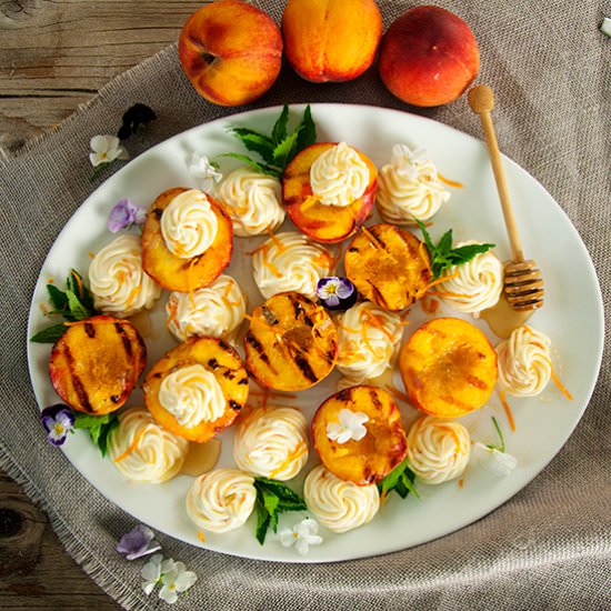 Grilled Peaches with Mascarpone