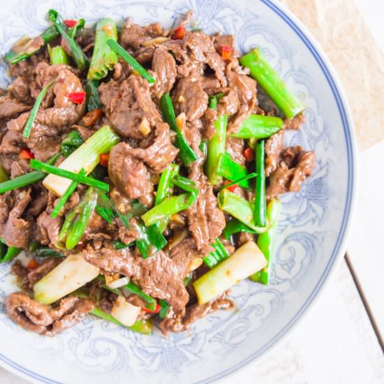 SCALLION BEEF BOOM-FRY | 蔥爆牛肉