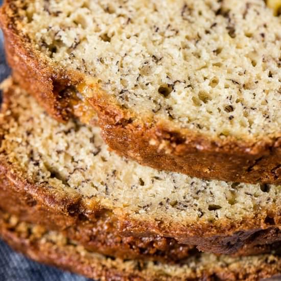 THE BEST SOUR CREAM BANANA BREAD