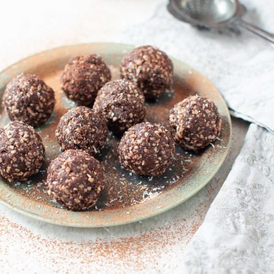 Nut Free Bliss Balls with Chocolate