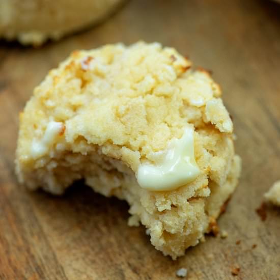 LOW CARB SOUR CREAM BISCUITS
