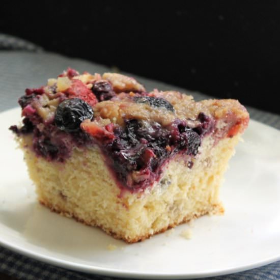 Mixed Berry Ginger Crumb Cake