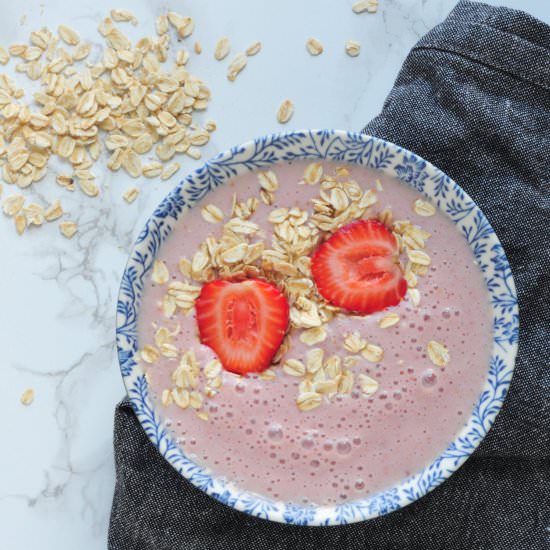 Strawberry smoothie bowl