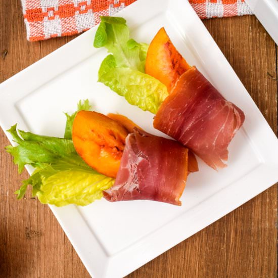 Grilled Peaches Wrapped in Prosciut