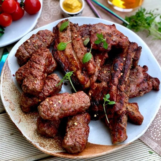 Homemade mici – romanian garlicky